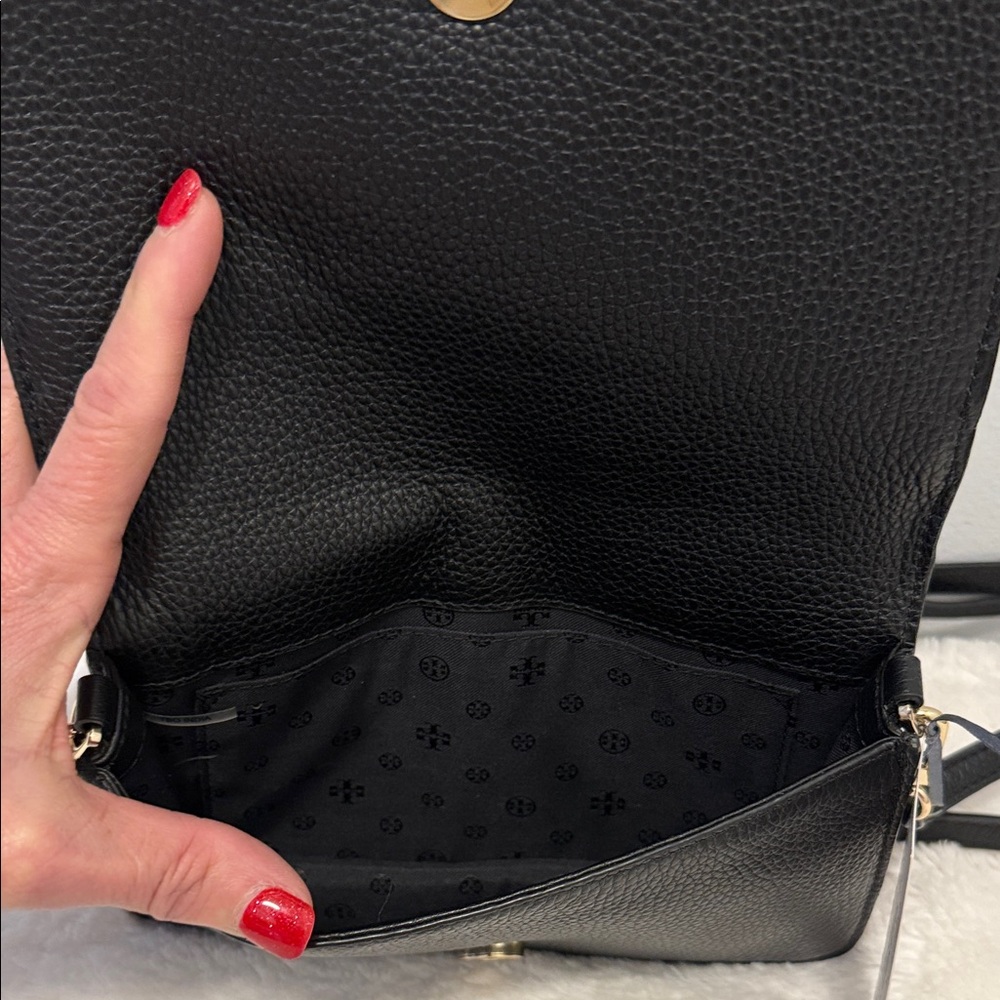 Tory Burch Bombe T Black Pebbled Leather Crossbody Bag EUC - Picture 6 of 8